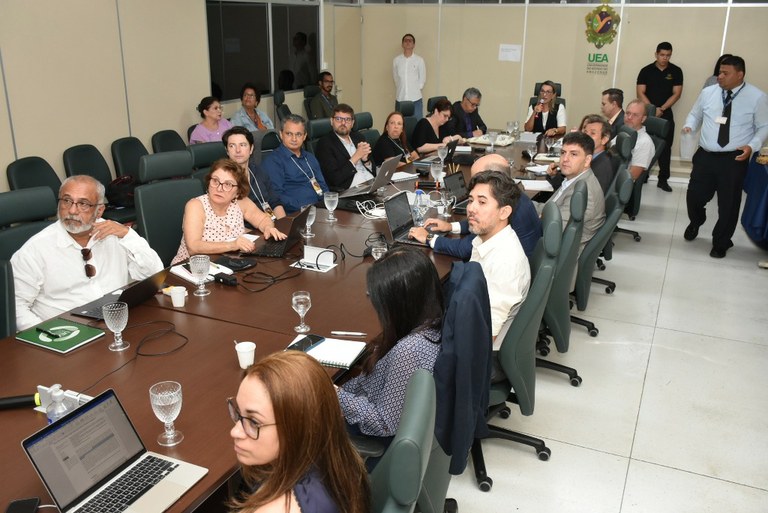 Pró-reitor da Unespar marca presença em evento que debate pesquisa e pós-graduação das instituições estaduais brasileiras