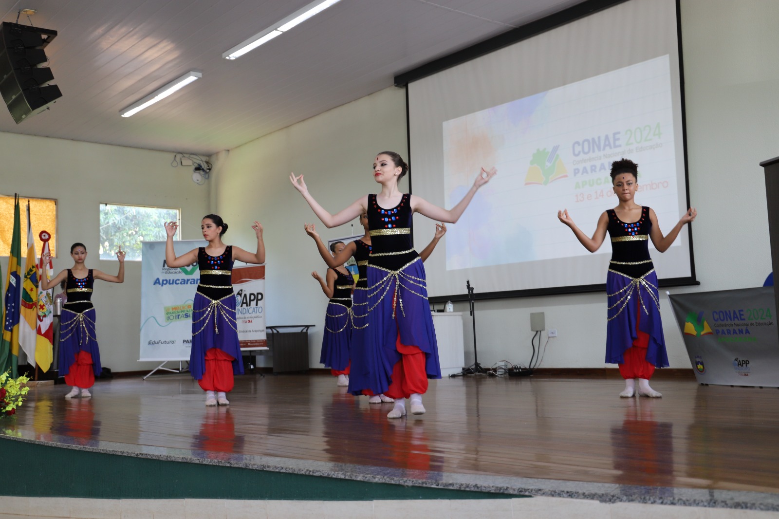 Unespar Campus de Apucarana Sedia Etapa Regional da Conferência Nacional de Educação - CONAE